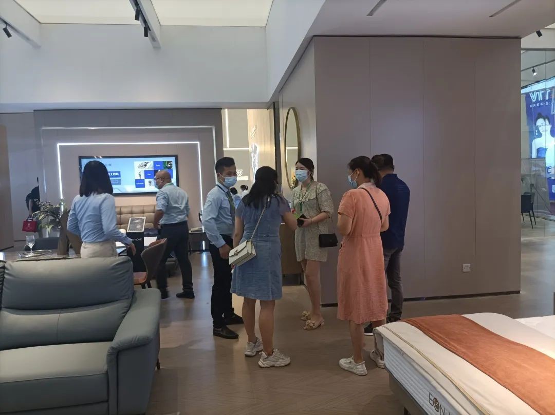 客似云来！成交火爆！热烈祝贺草莓污视频在线观看家居东莞展之行圆满收官！(图5)
