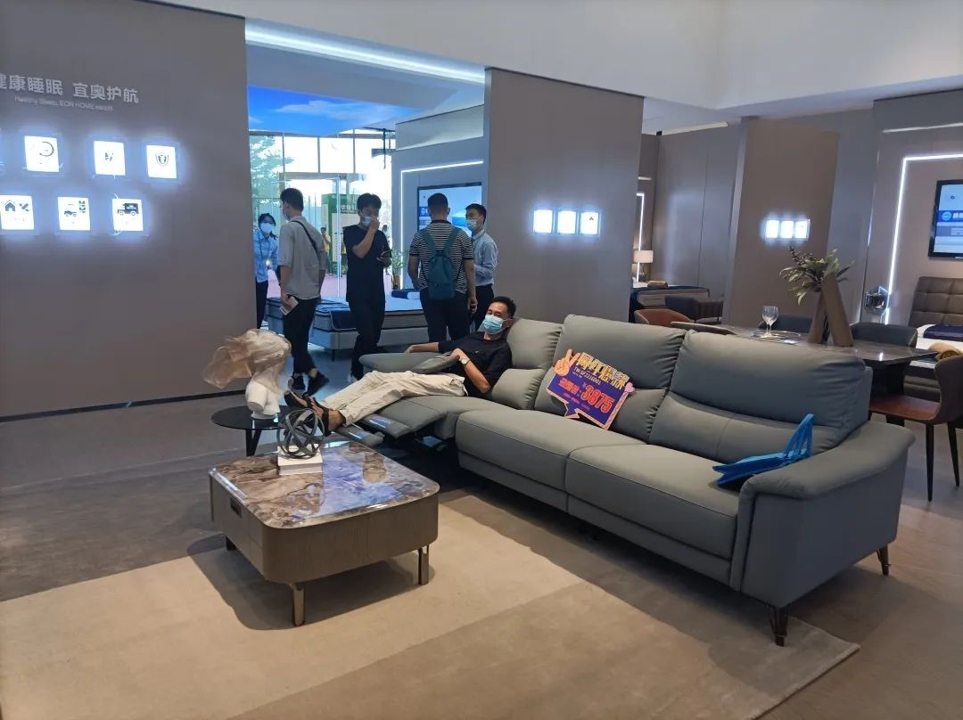 客似云来！成交火爆！热烈祝贺草莓污视频在线观看家居东莞展之行圆满收官！(图12)