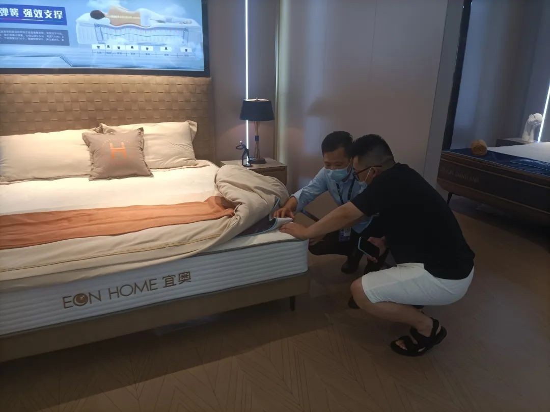 客似云来！成交火爆！热烈祝贺草莓污视频在线观看家居东莞展之行圆满收官！(图19)