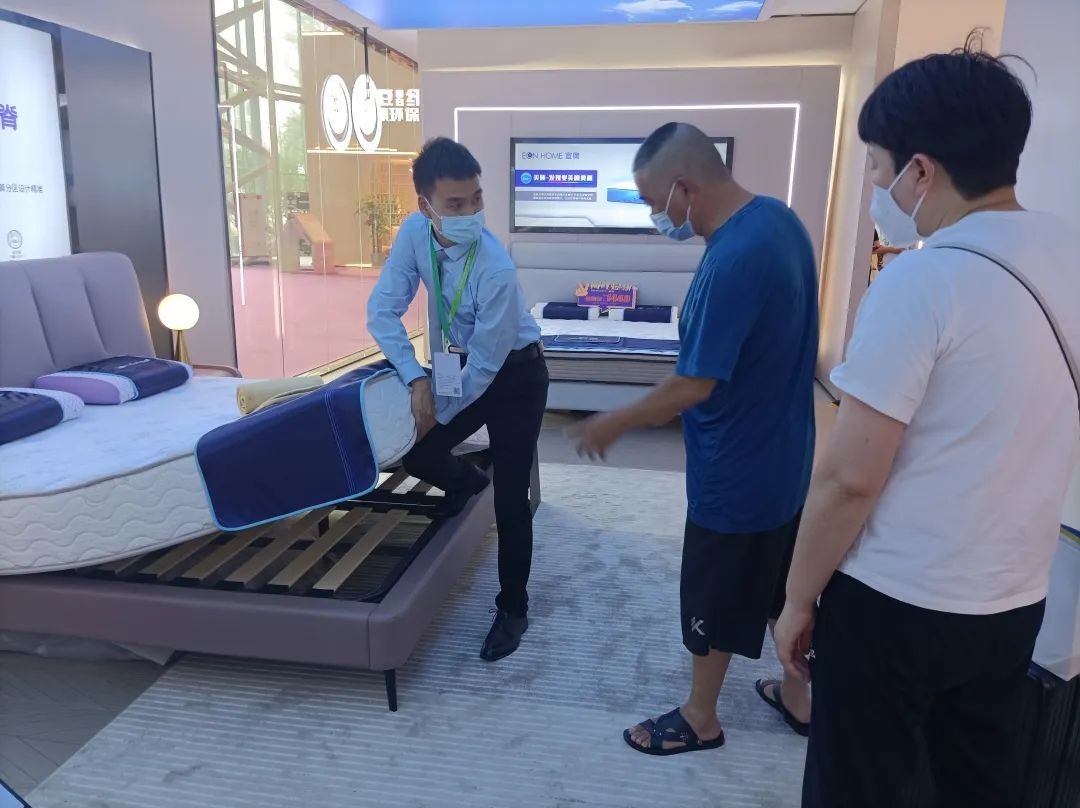 客似云来！成交火爆！热烈祝贺草莓污视频在线观看家居东莞展之行圆满收官！(图21)