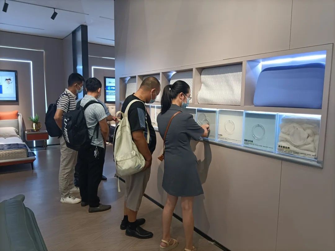 客似云来！成交火爆！热烈祝贺草莓污视频在线观看家居东莞展之行圆满收官！(图22)