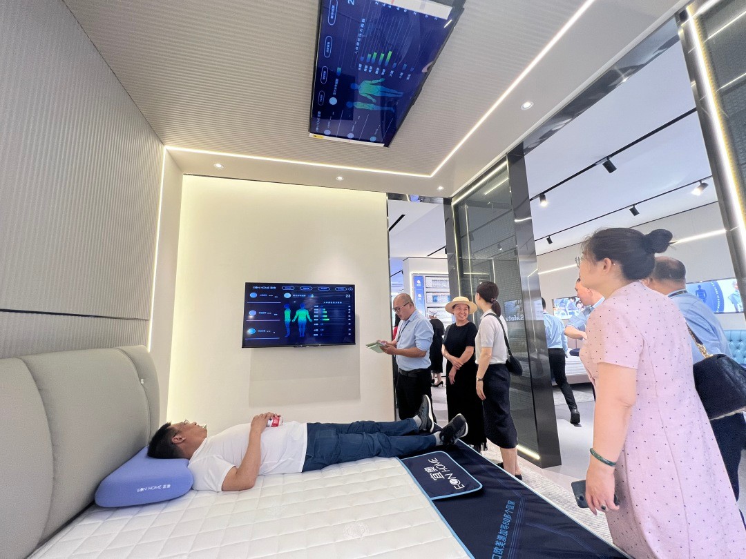 EON HOME | 热烈欢迎家商联顺德黄色视频在线观看草莓视频家具考察团莅临草莓污视频在线观看考察交流(图6)