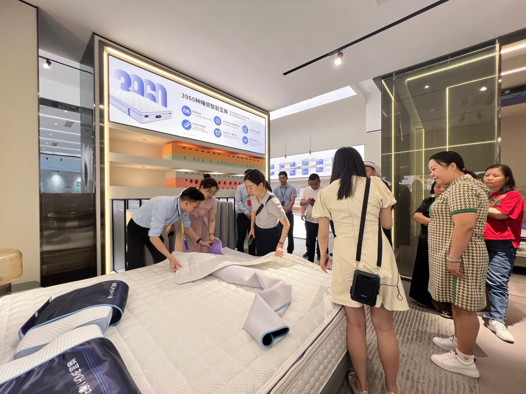 EON HOME | 热烈欢迎家商联顺德黄色视频在线观看草莓视频家具考察团莅临草莓污视频在线观看考察交流(图7)