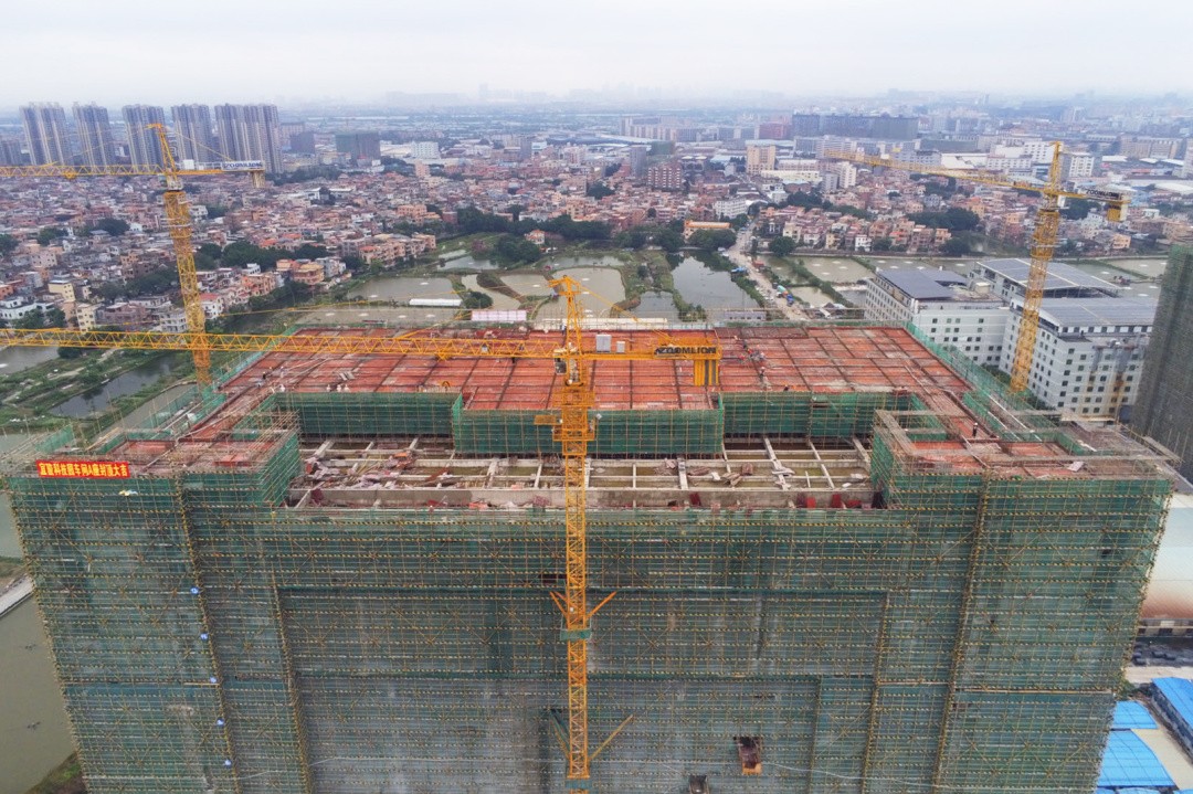 喜封金顶｜祝贺草莓污视频在线观看集团-宜骏科技工业园A栋大楼封顶，助推佛山南海智造发展(图4)